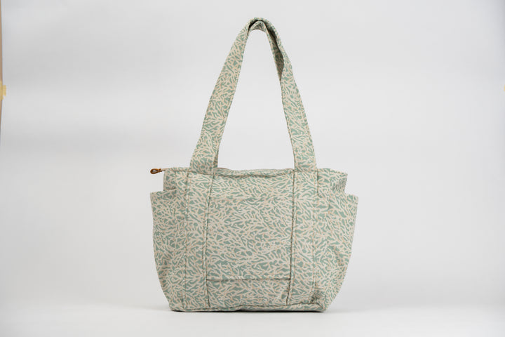 Coral Cove Travel Tote
