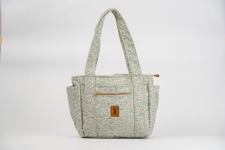 Coral Cove Travel Tote