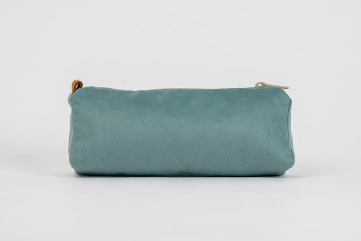 Lia Pouch